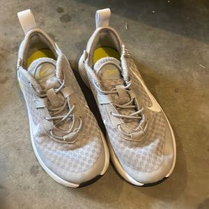 Toddler boys nike shoes 11.5